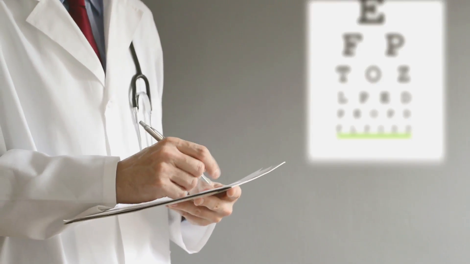 male-ophthalmologist-doctor-writing-prescription-to-patient-after-eye-examination-1920x1080-1080p-hd-format_qjb7sowo8__F0000